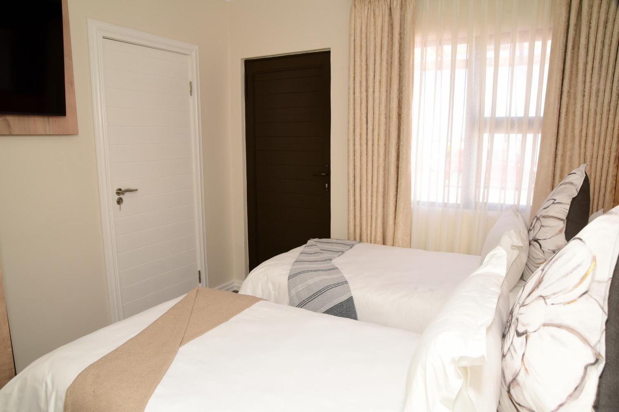 Menucha Country Lodge *